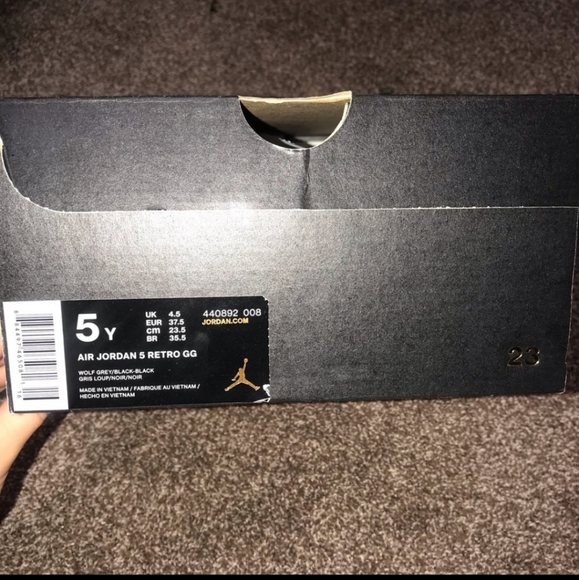 Jordan Grey Wolf GS.. Size 5Y Comes with Box - Picture 6 of 8